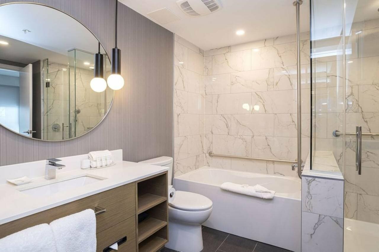 Фото Sandman Signature Sherwood Park Hotel