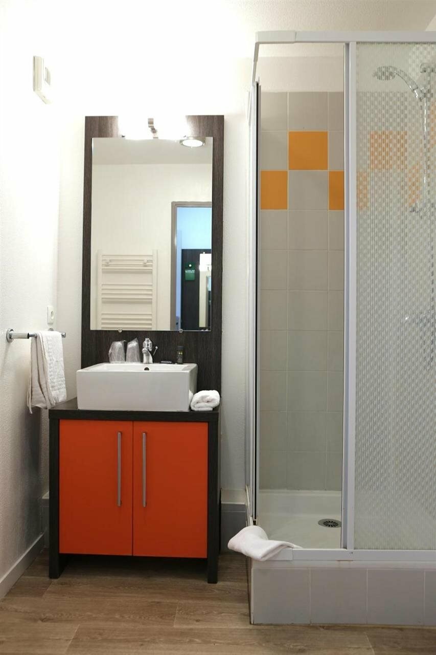 Фото Adonis Paris Sud