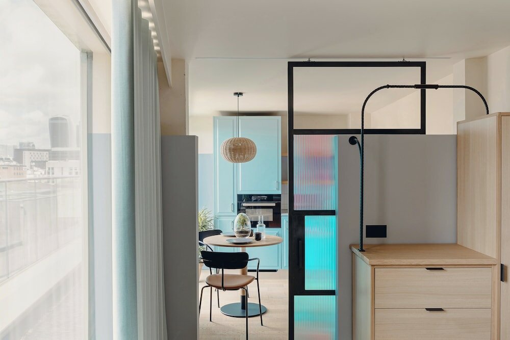 Фото Bermonds Locke