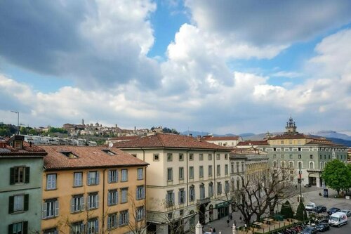 Гостиница Bergamo Inn 15 в Бергамо