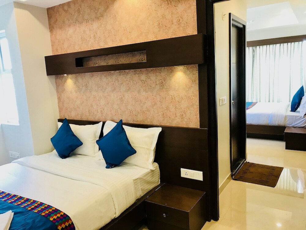 Фото Regalia Inn & Suites