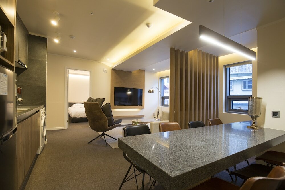 Фото Uh Suite The Jongno