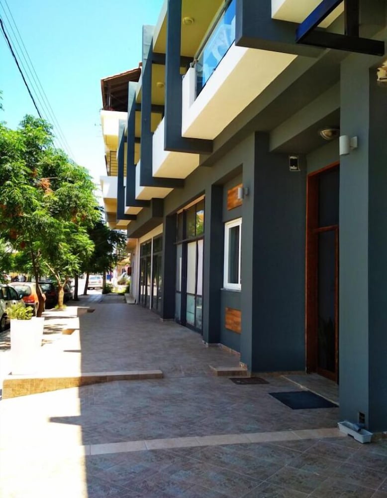 Фото Beloni Apartments and Studios