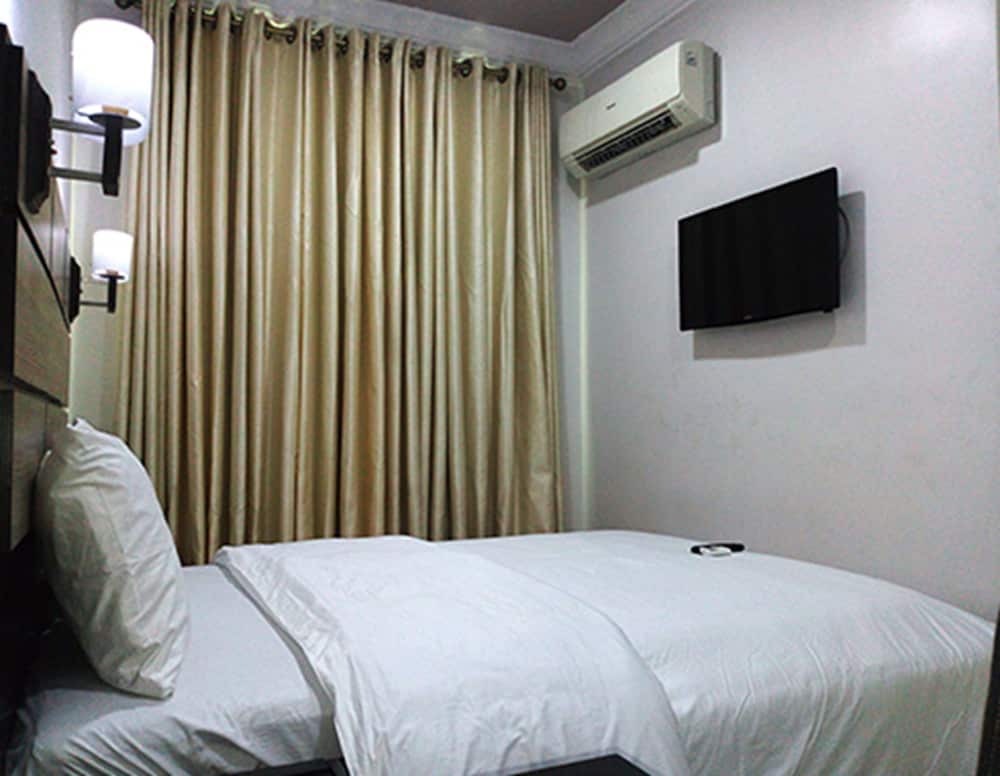 Фото Somerset Suites