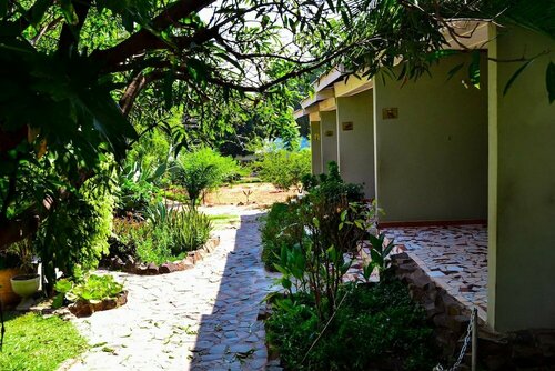 Гостиница Decha Guest Lodge в Ливингстоне