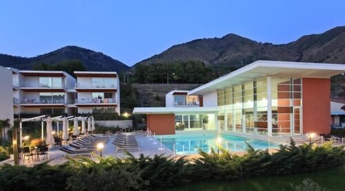 Внешний вид отеля Sporting Club Resort в Прайя-а-Маре, фото 1