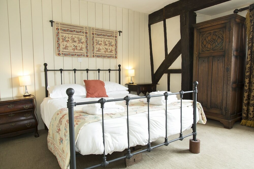 Фото The George Inn and The Plaine