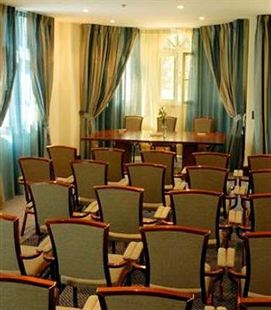 Фото Arbiana Hotel