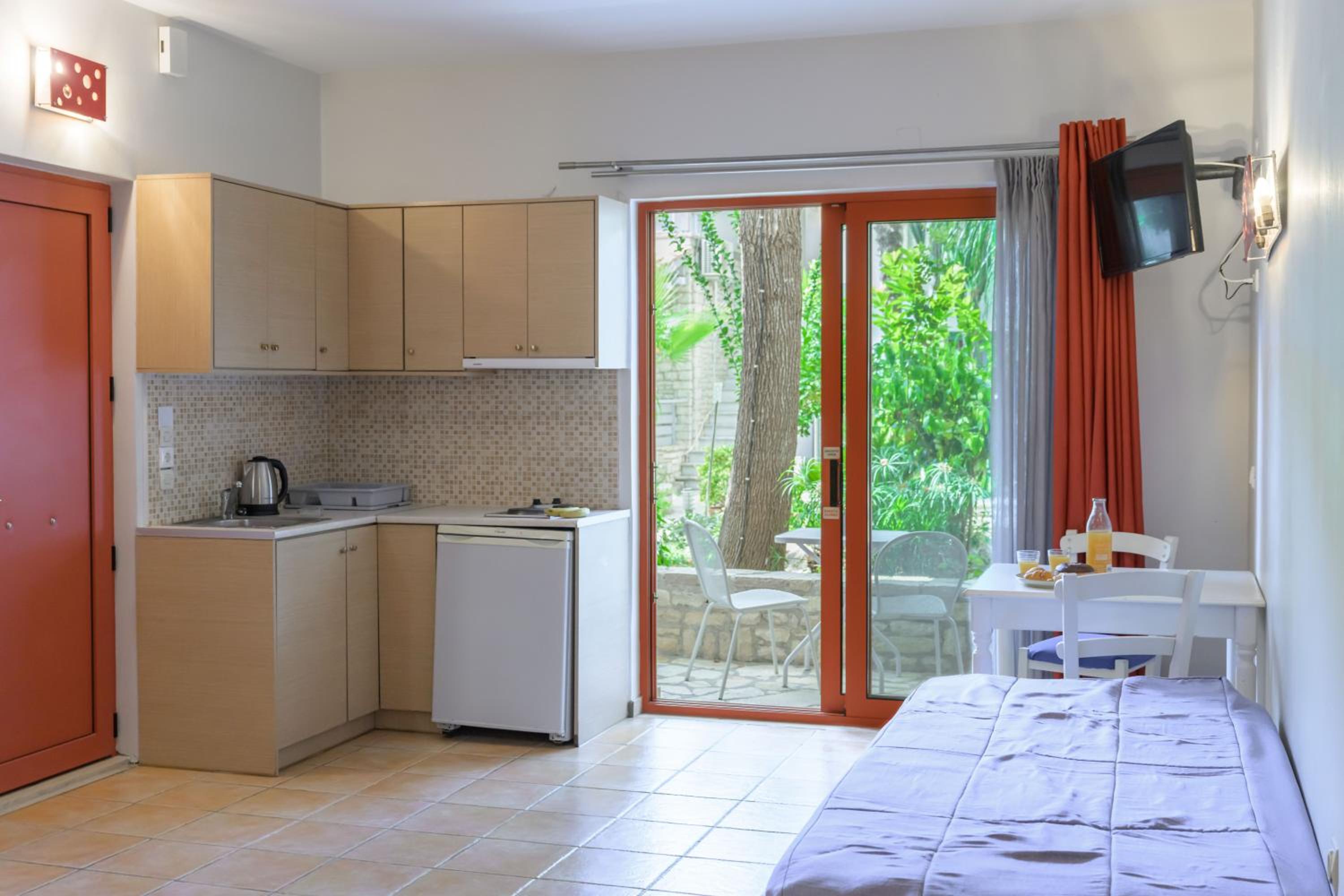 Фото Rouda Bay Beach Hotel