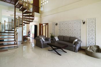 Фото Maharani Guesthouse Tebet Syariah