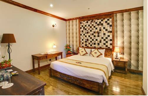 Фото Seventeen Saloon Hotel