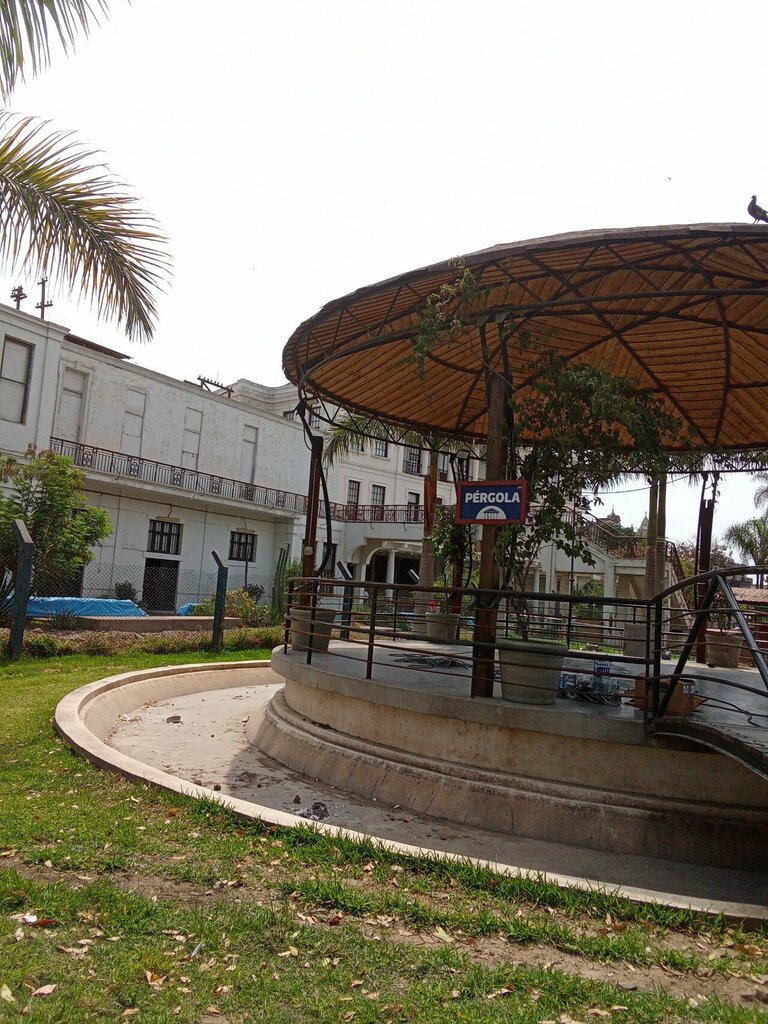 Education infrastructure Pergola, Lima, photo