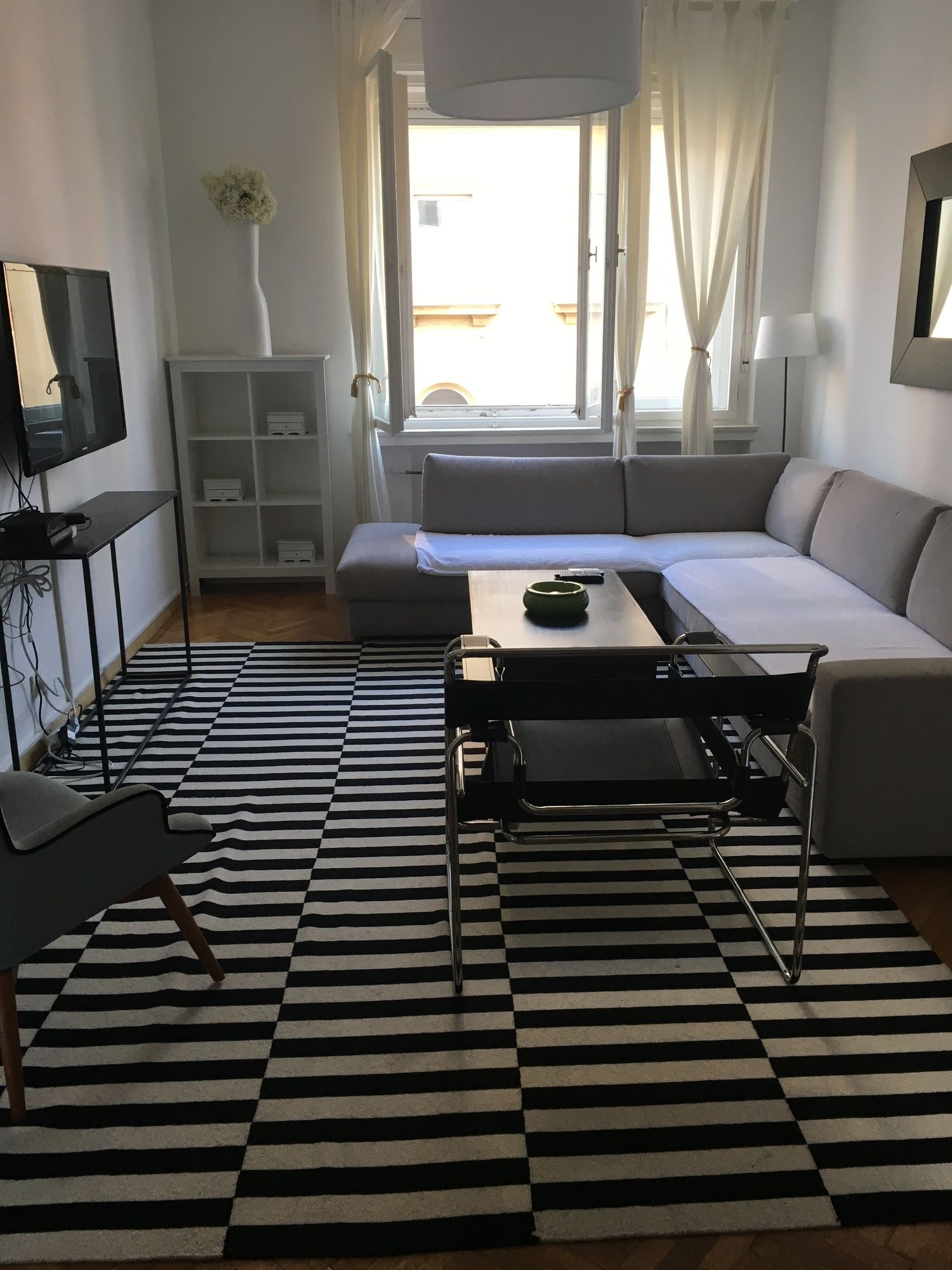 Фото Angel Main Square