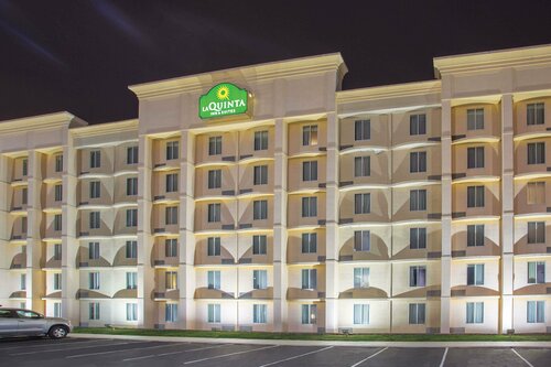 Гостиница La Quinta Inn & Suites by Wyndham Indianapolis South в Индианаполисе