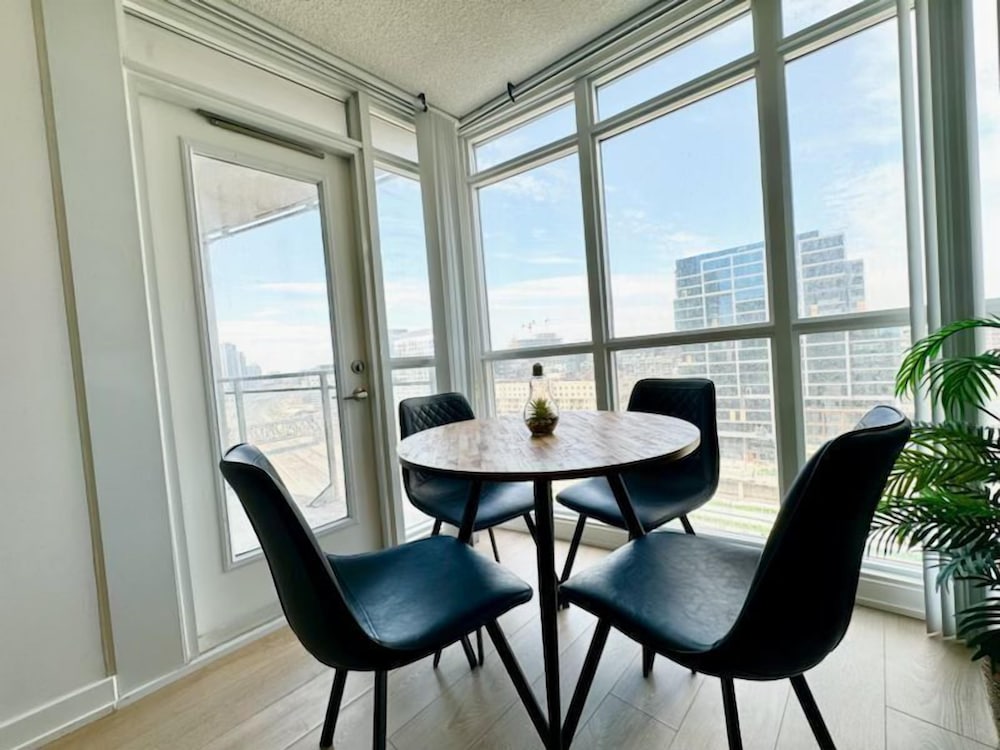 Фото Beautiful Serviced Hotel with Lake Views