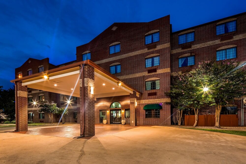 Фото Best Western Plus The Woodlands