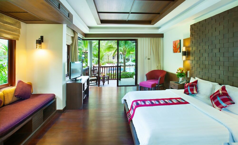 Фото Khao Lak Bayfront Resort