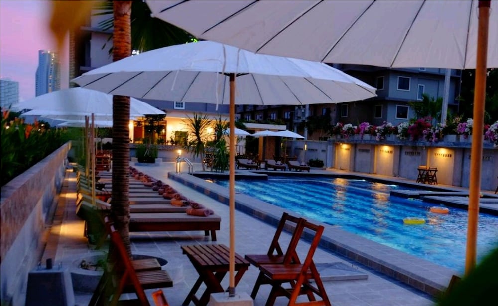 Фото The Mangrove Hotel