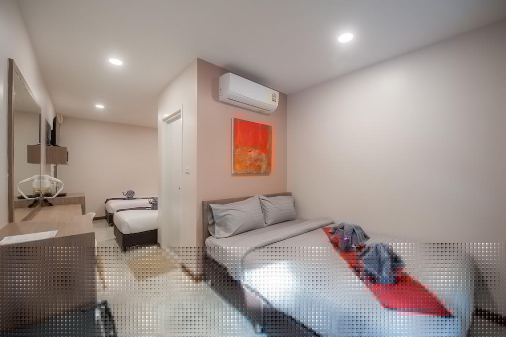 Фото The Moon Night Hotel