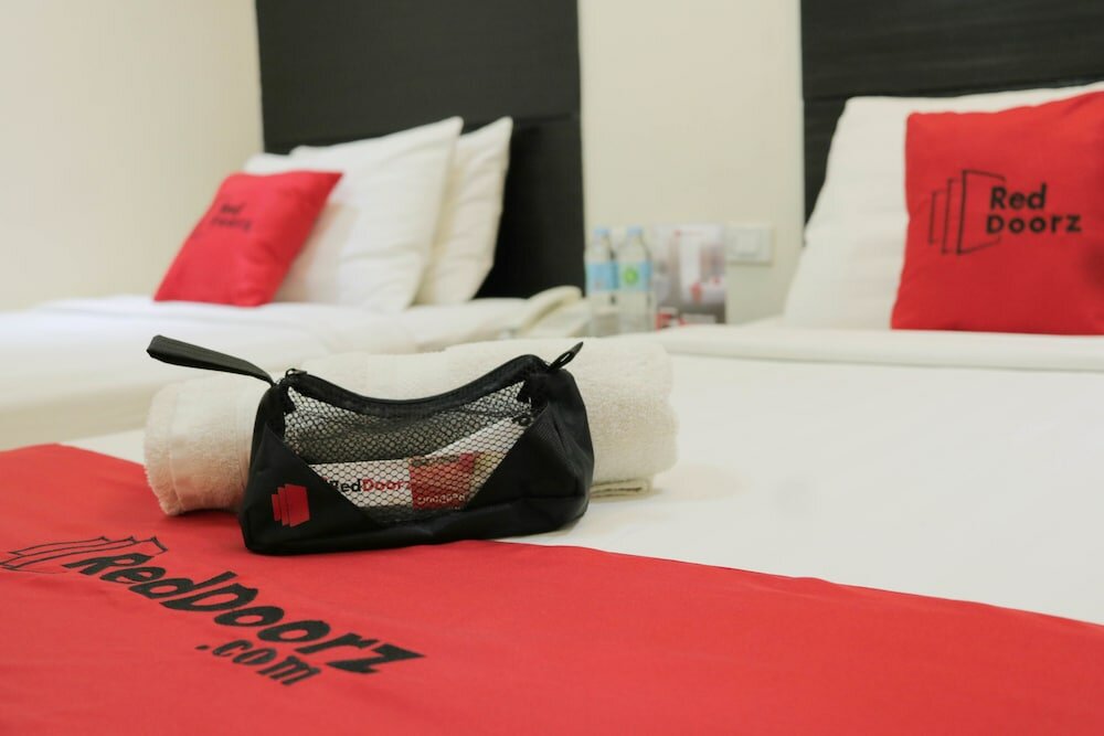 Фото RedDoorz @ Grand Apartelle Hernan Cortes Cebu