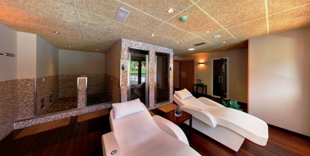 Фото Hotel Silken Ordesa