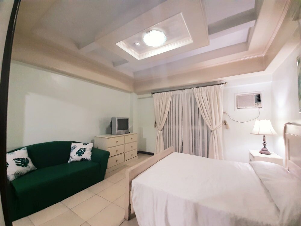 Фото Casa Micarosa Hotel and Residences by RedDoorz