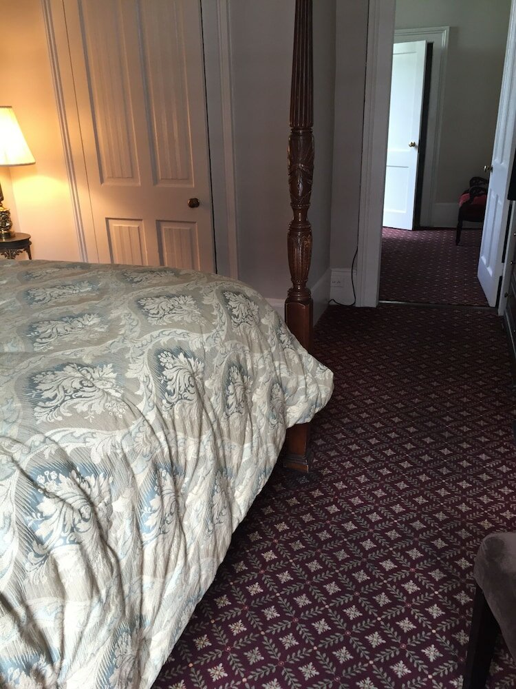 Фото Nine O Five Royal Hotel