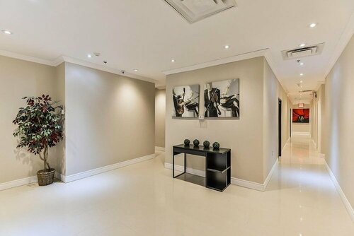 Внешний вид отеля Nu Hotel Toronto в Миссиссоге, фото 4