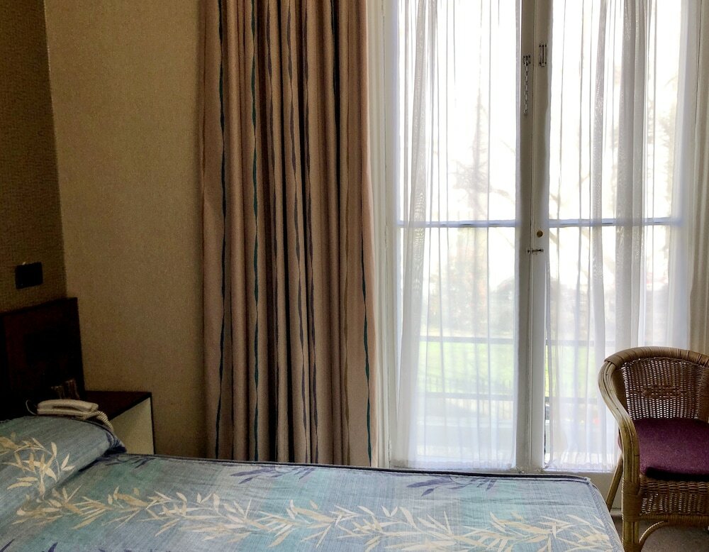 Фото Mitre House Hotel