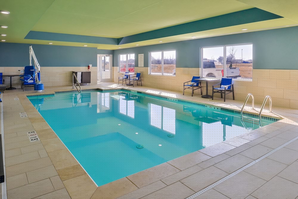 Фото Holiday Inn Express & Suites Kansas City - Lee's Summit, an Ihg Hotel