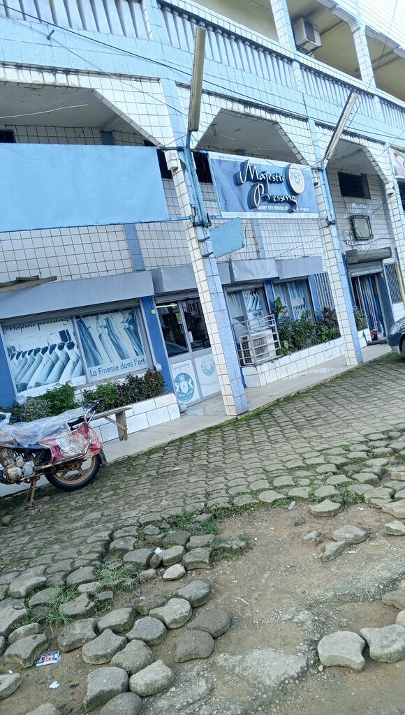Dry cleaning Majestic Pressing, Douala, photo