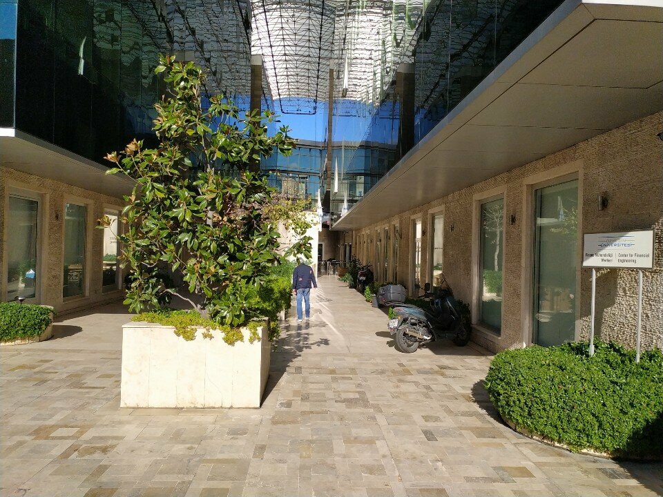 كلية، جامعة Ozyegin University Financial Engineering Center ، اسطنبول، صورة