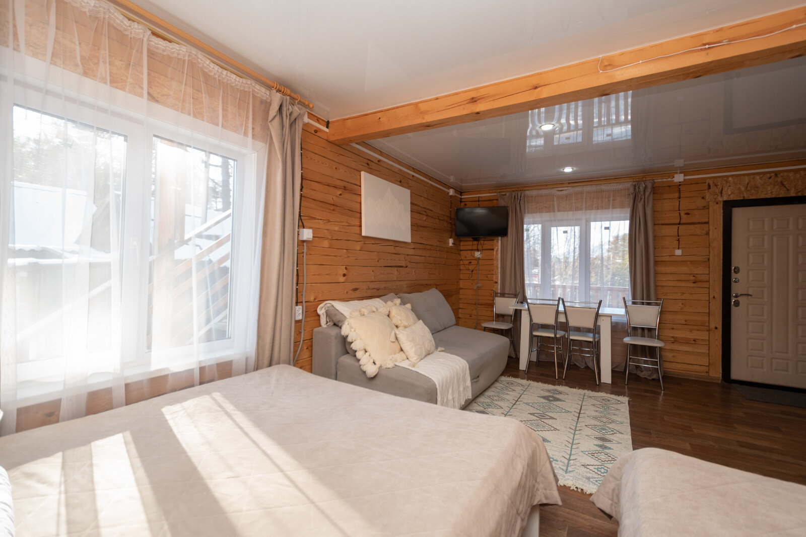 Фото Дом у реки