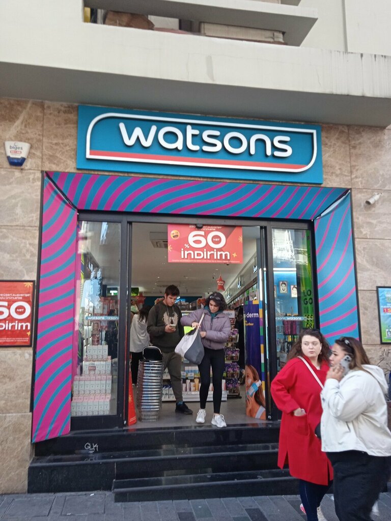 متجر بيع العطور ومستحضرات التجميل Watsons Istiklal Asmalimescit ، اسطنبول، صورة