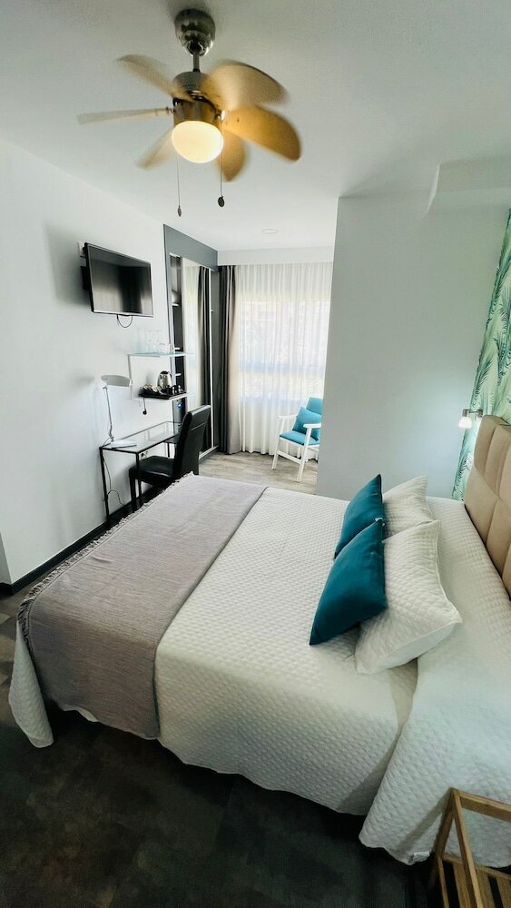 Фото Bajondillo Beach Cozy Inns