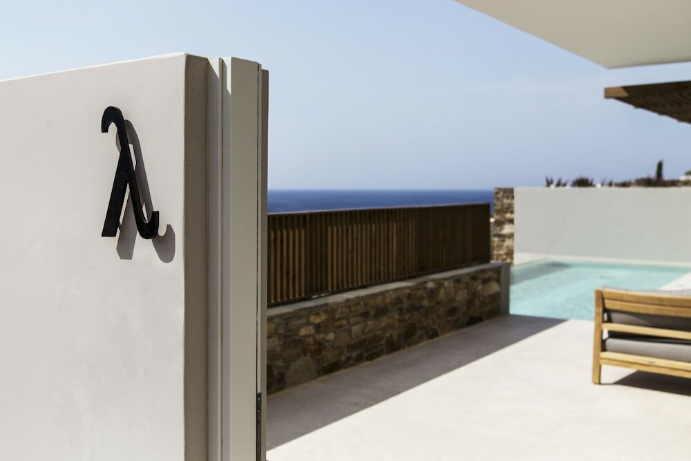 Фото Hide out Suites