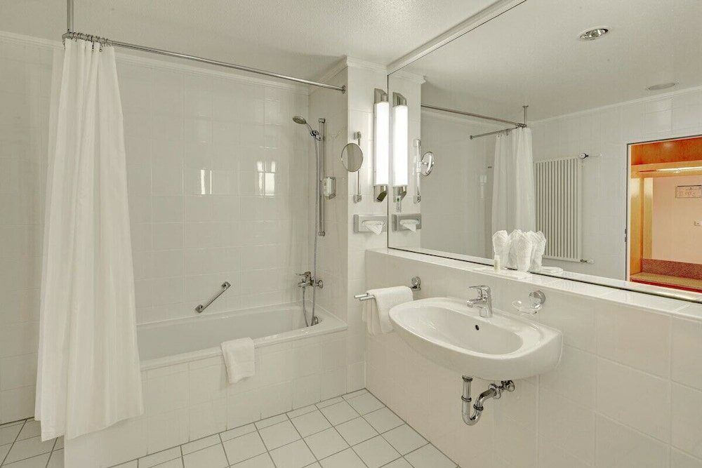 Фото La Strada Hotel