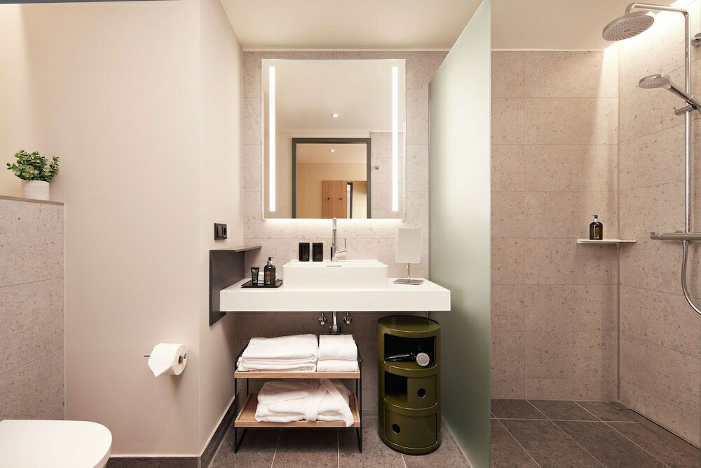 Фото Adina Apartment Hotel Dusseldorf