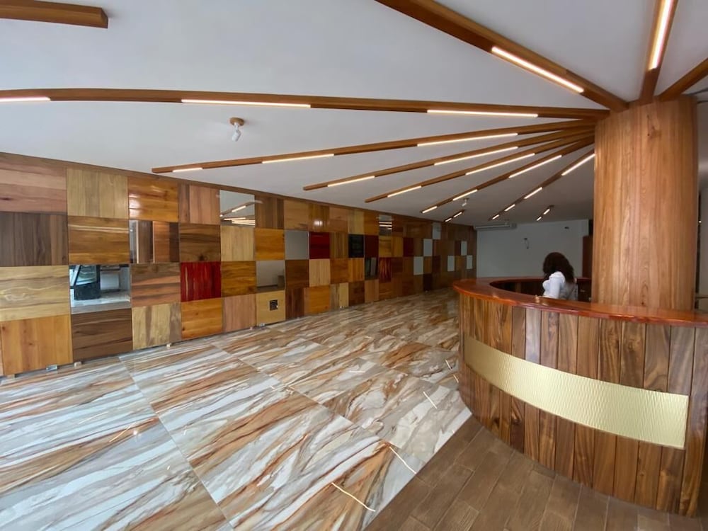 Фото Murex Plaza Hotel & Suites