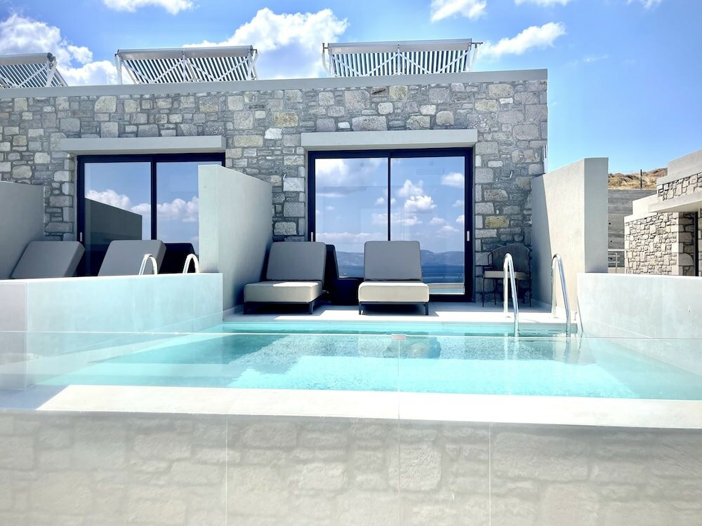 Фото Eleia Seafront Rooms & Villas