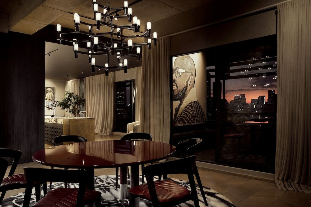 Фото Hallmark Hotel