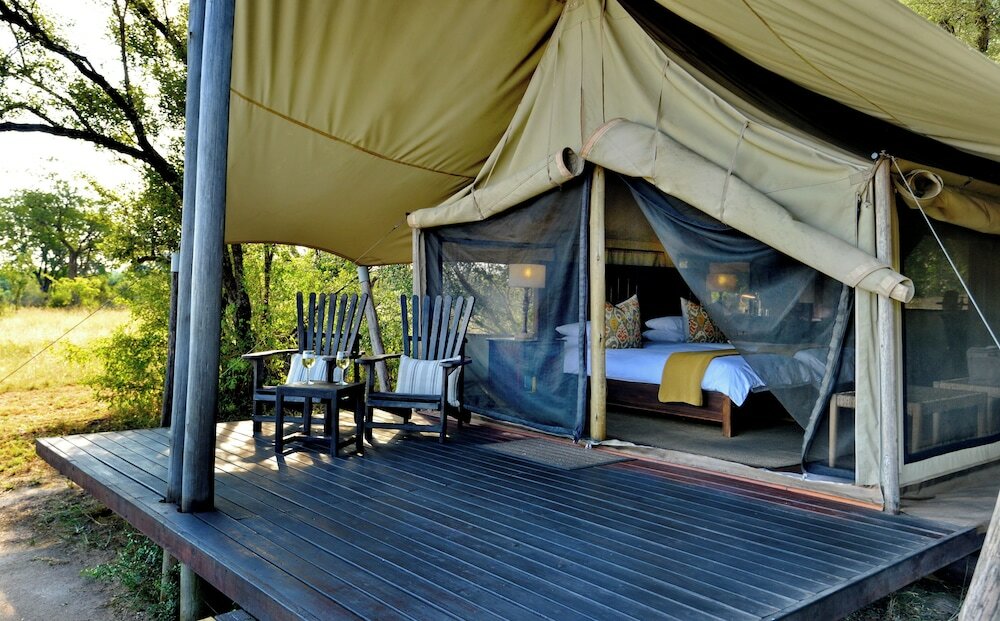 Фото Rhino Walking Safaris