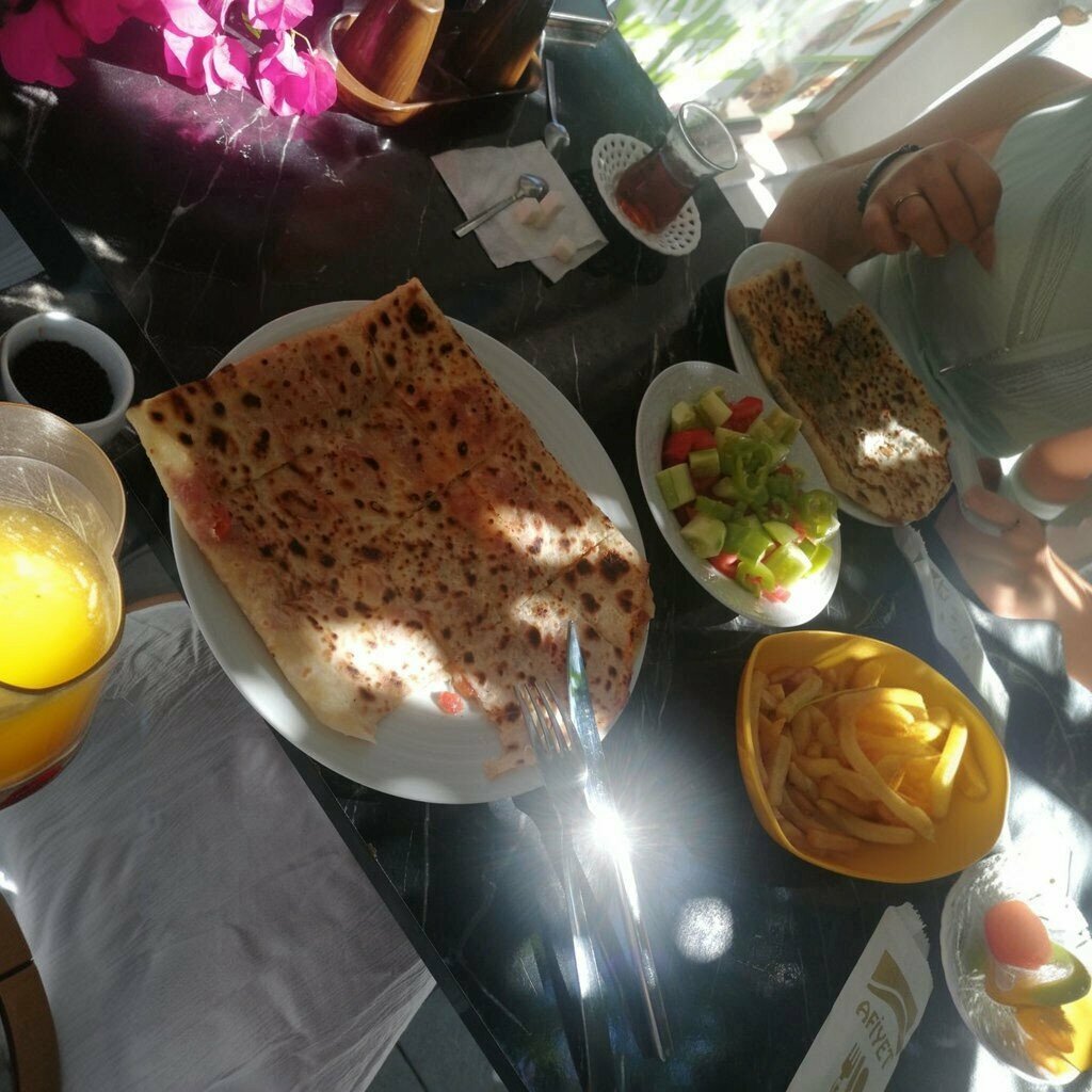 Restaurant Çeşme Gözlemeci Emirin Yeri, Cesme, photo