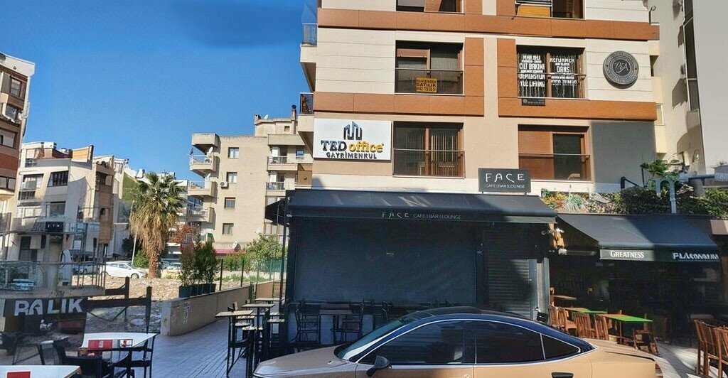 بيع وتأجير العقارات التجارية Has Yapi Real Estate Bostanli ، إزمير، صورة