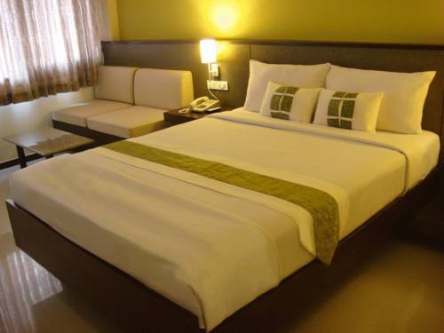 Фото Navarat Heritage Hotel