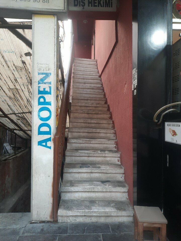 عيادات الأسنان Diş Hekimi Necmi Pekmezci ، اسطنبول، صورة