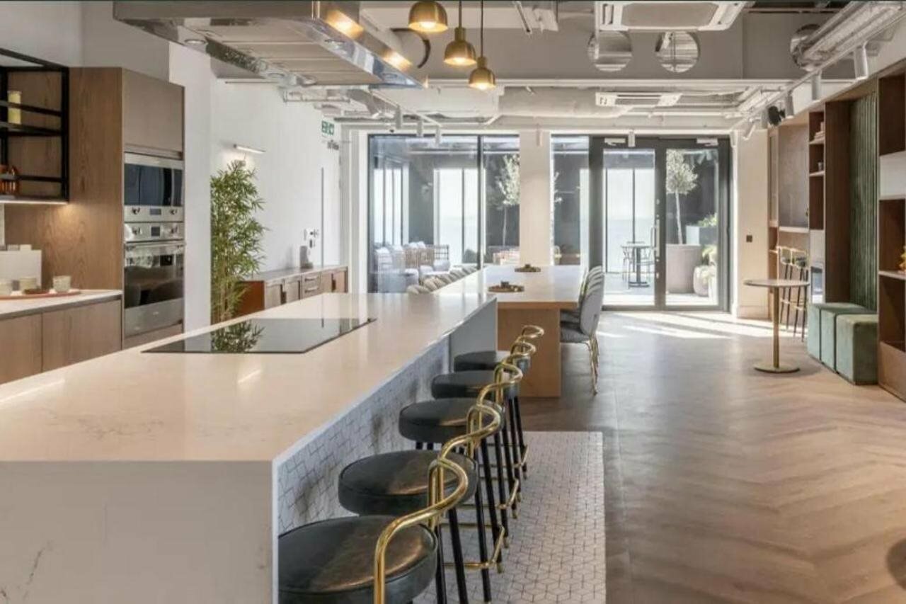 Фото Croydon by Charles Hope