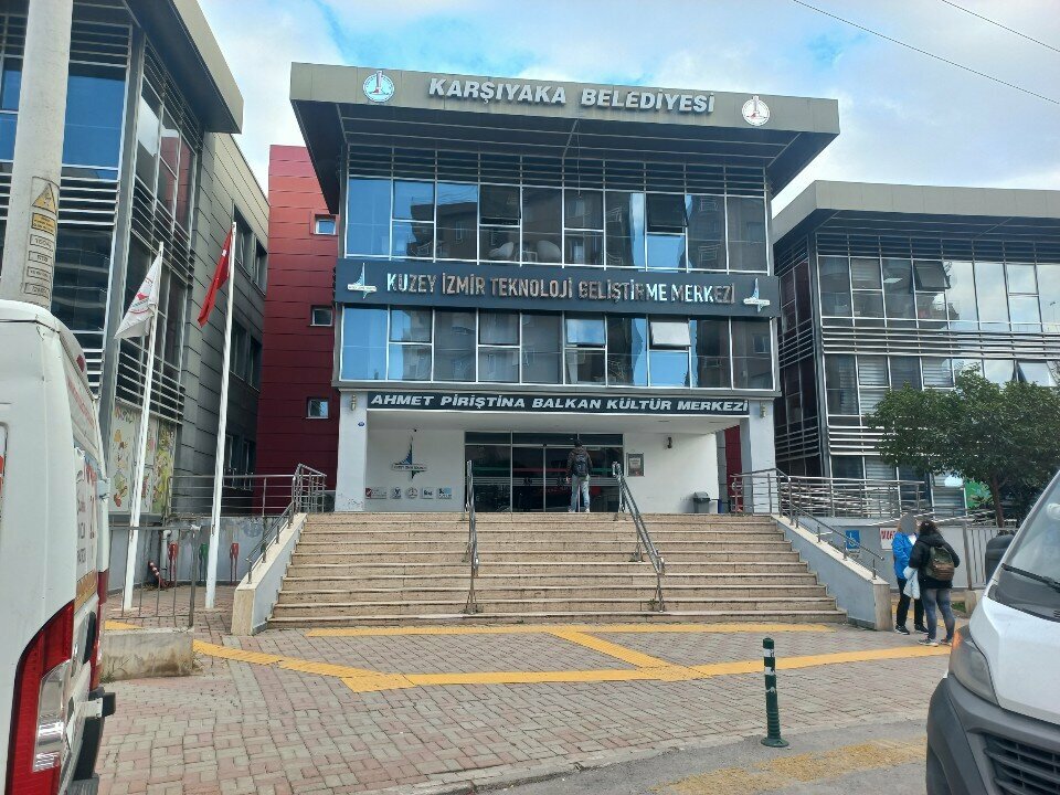 مركز ثقافي Ahmet Piriştina Balkan Cultural Center ، إزمير، صورة