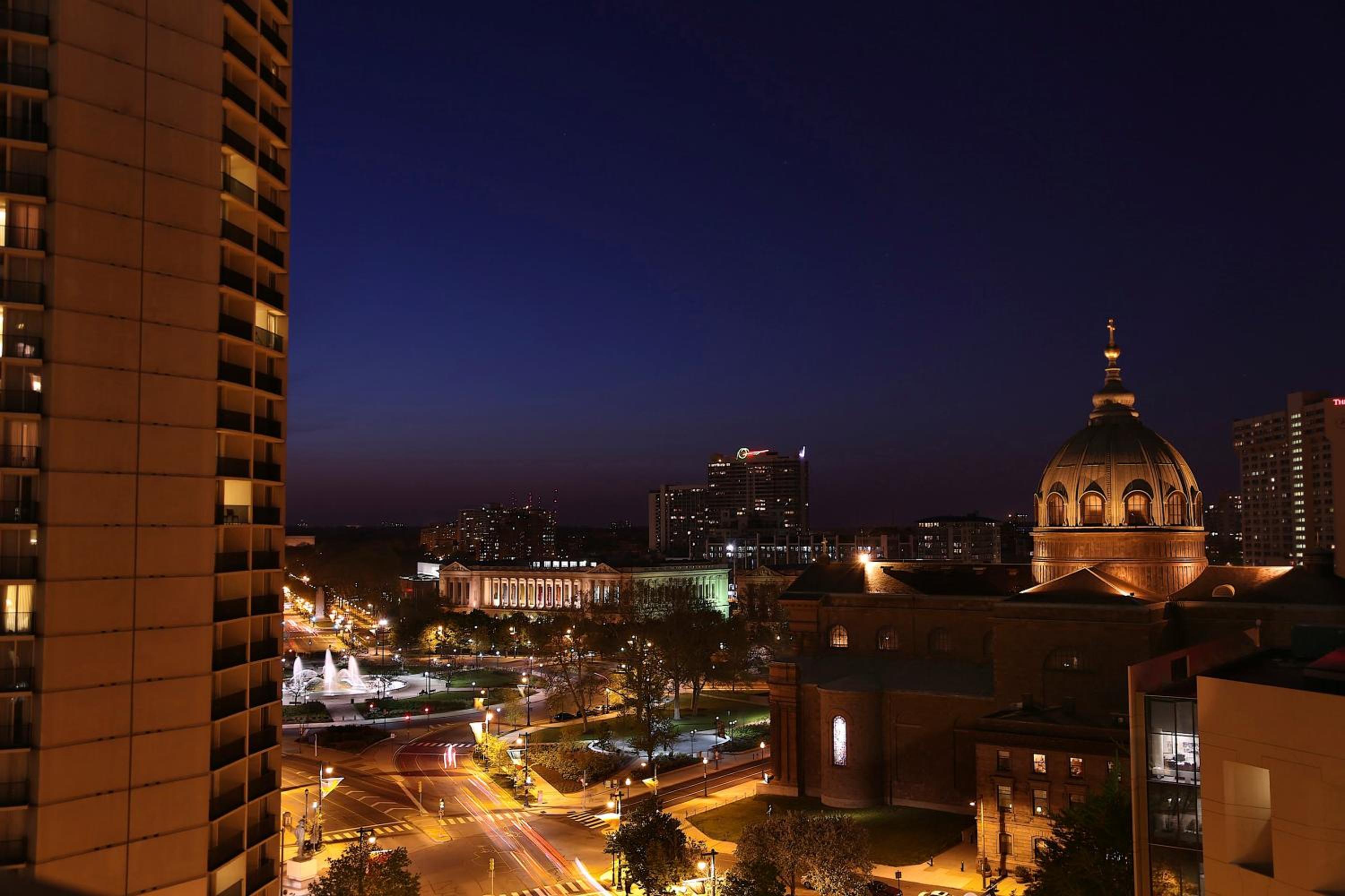 Фото The Windsor Suites