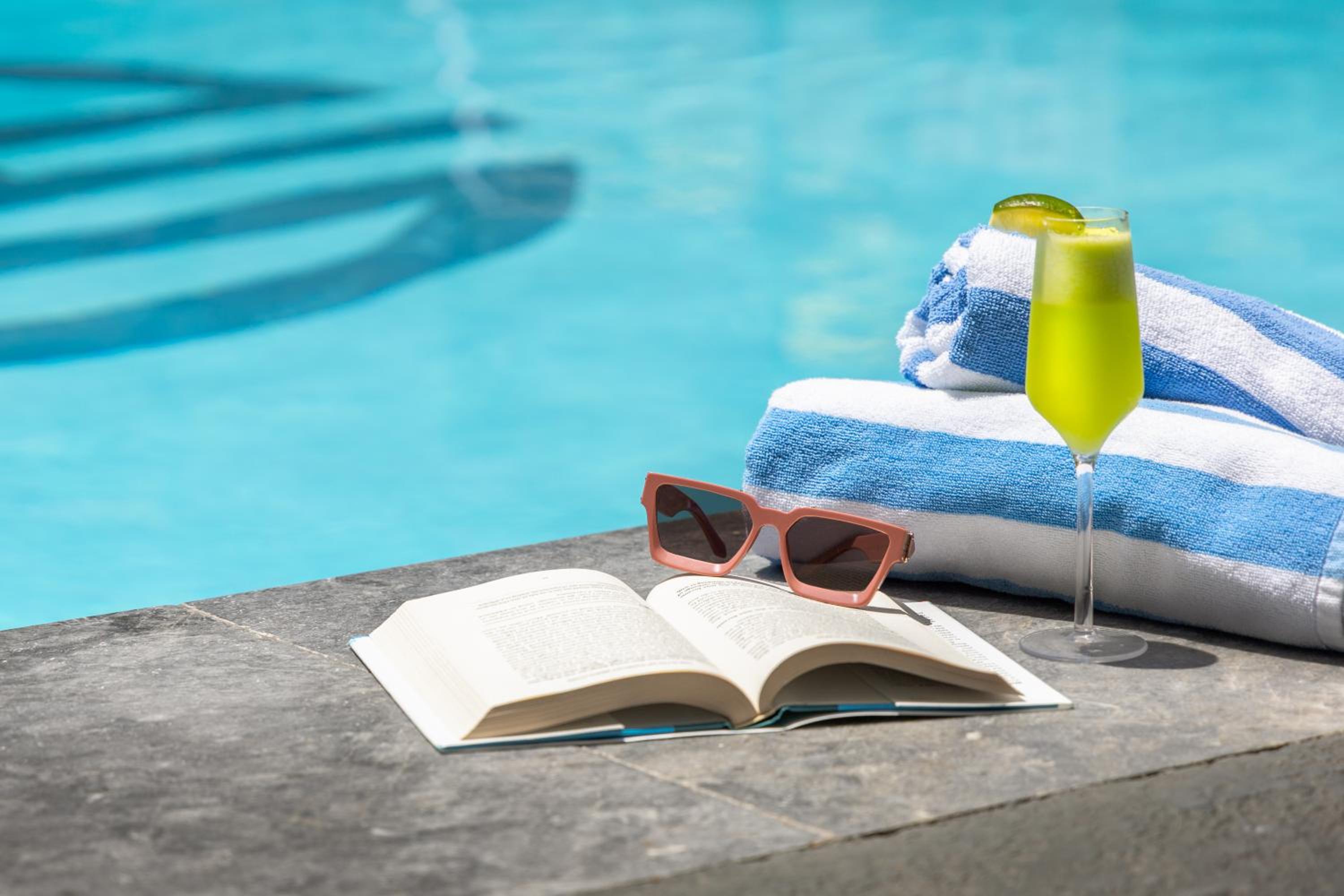 Фото Fortune House Hotel Suites